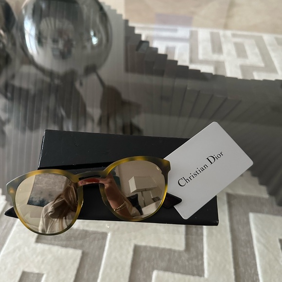 Dior Mirrored Sunglasses - Picture 1 of 6